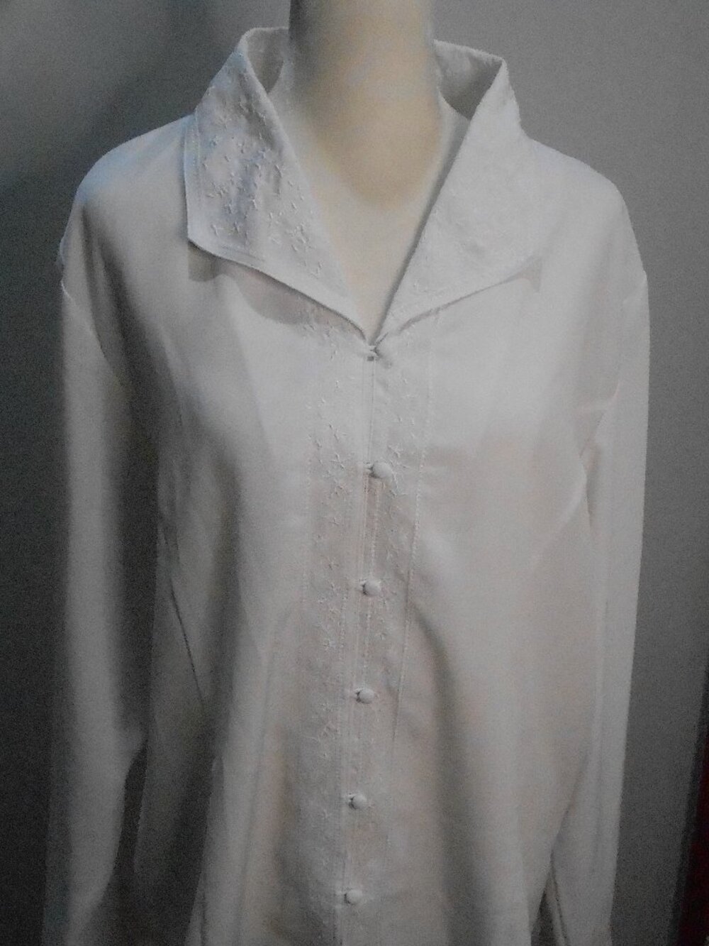 Apparenza Women's White Embroidered Starfish Long Sleeve Collared Blouse Size-XL